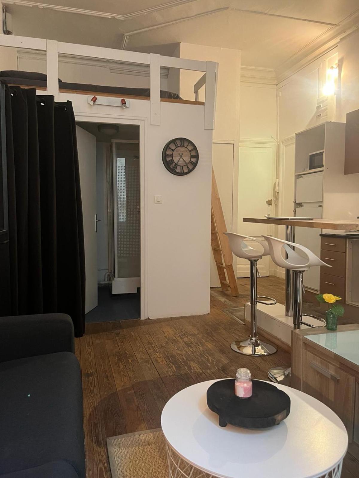 Bel Appartement Avec Mezzanine En Plein Centre De بوردو المظهر الخارجي الصورة
